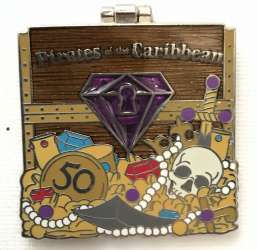 Hinged Treasure Chest Purple Gem (Skeleton Helmsman)