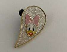 Click to view the Daisy and Donald Duck Heart Set - Daisy ONLY details