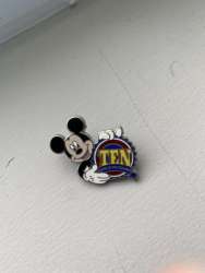 51322 - Disney Pin Trading 10th Anniversary: Ten Years of Pin Trading - Mickey - TEN - Walt Disney World alternate image
