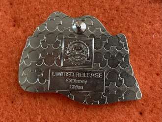 Splash Mountain Reveal/Conceal Mystery Collection - Br&#039;er (Brer) Fox and Br&#039;er Rabbit in Beehive - Conceal - WDW