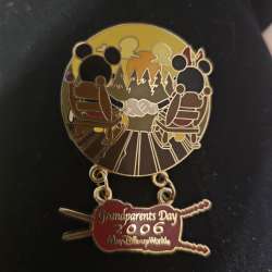 52542 - Grandparents day - Grandparents' Day 2006 (Mickey and Minnie) - Walt Disney World alternate image