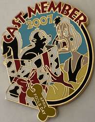 35352 - April Fool's Day - Cast Member  - Cruella - Walt Disney World alternate image