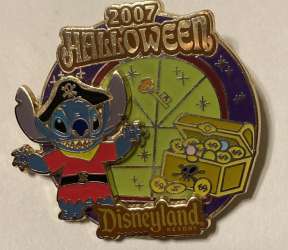 35611 - Halloween 2007 - Stitch as a Pirate with Treasure - Disneyland Resort alternate image