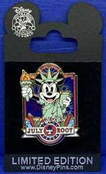 54433 - World Of Disney (NYC) - Minnie Mouse as Statue of Liberty July 4, 2007 - Disney Store US alternate image