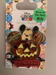54450 - Halloween 2016 - Tsum Tsum Minnie and Mickey Pumpkin - Hong Kong Disneyland alternate image