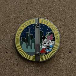 54482 - New Year's Eve/Day - New Years Eve 2008 - NYC - Disney Store US alternate image