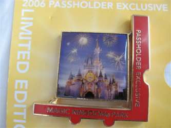 54581 - Passholder Spinner Puzzle 2006 - Magic Kingdom - Walt Disney World alternate image