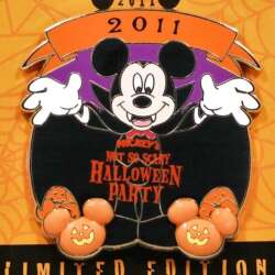 55035 - Mickey's Not So Scary Halloween Party (MNSSHP) 2011 - Vampire Mickey - Walt Disney World alternate image