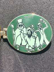 55036 - Mickey's Not So Scary Halloween Party (MNSSHP) 2011 - Hitchhiking Ghost - Walt Disney World alternate image