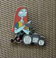 54062 - Nightmare Before Christmas Cutie Booster Set - Sally with Jars of Deadly Night Shade, Frog's Breath, and Worm's Wort. Potions  Poisins alternate image