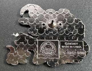 'Halloween 2019 - Witch Minnie Mouse Petting Figaro - MLT'