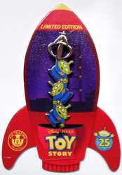 39744 - Toy Story 25th Anniversary - Little Green Men (LGMs) Hanging From the Claw alternate image