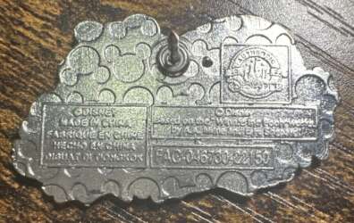 57157 - Sweet Dreams Mystery Collection - Sleeping Winnie the Pooh with Flowers alternate image