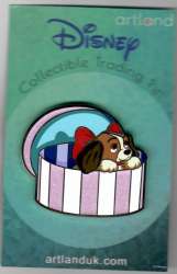 Surprise Season's Greetings - Lady in the Hatbox