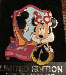 57535 - Spotlight - Sitting - Glitter Minnie Mirror - Walt Disney World alternate image