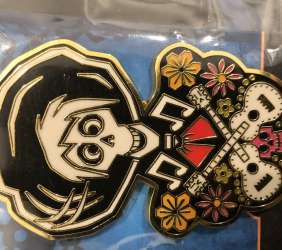 39332 - Kraken Trade - Pixar - Hector with crossed guitars - Loungefly alternate image