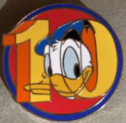 Character Circles Mystery Collection — Donald Duck (Red Background)