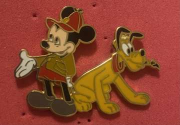 Click to view the 1939 Mickey & Pluto from The Pointer details