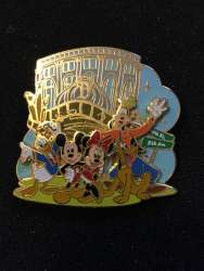 World Of Disney (NYC) - Mickey, Minnie, Donald, Goofy Pluto in front of the WOD NYC - DSUS