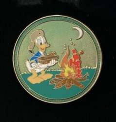 Donald Duck - Campfire Building