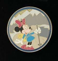 Minnie Mouse - Hiking