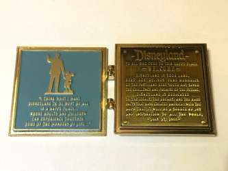 Walk in Walt&#039;s Footsteps Tour - Partners Statue - Welcome Plaque - Hinged - DLR