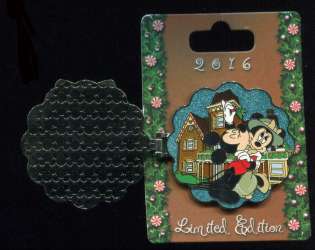 17825 - Gingerbread House Collection 2016 - Hinged Grand Floridian Wreath - Walt Disney World alternate image