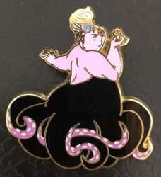 60868 - Ursula Applying Lipstick alternate image