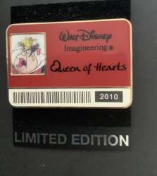61244 - 2010 Lenticular Cast I.D. Badge - The Queen of Hearts - Walt Disney Imagineering alternate image