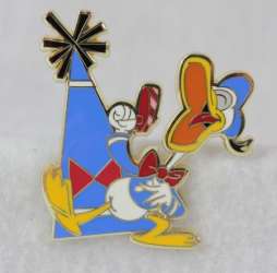61367 - Celebrate Mickey 90th Anniversary Booster Set - Donald Duck with Party Hat ONLY alternate image