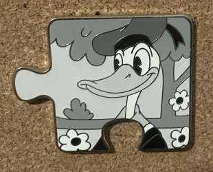 61572 - Character Connection Mystery Collection - Mickey and Friends Musical Notes - Donald alternate image