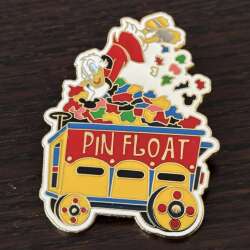 61725 - Mickey’s Trade Parade - Scrooge McDuck - Pin Float - Walt Disney World alternate image