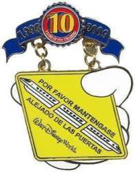 'Disney Pin Trading 10th Anniversary: Decade of Magical Trades - Por Favor Mantengase Alejado…. - WDW'