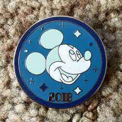 21287 - The Disney Parks 2018 Pin Trading Starter Set - Mickey in a Blue Circle Only alternate image