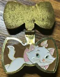 62484 - BoxLunch Exclusive - Disney Pets Hinged Name Tag Mystery Collection - Marie Bow Tag - Loungefly alternate image