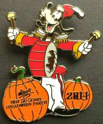 70261 - Mickey's Not So Scary Halloween Party (MNSSHP) 2014 - Mystery Collection - Drummer Goofy: Main Street Scarecrow - Walt Disney World alternate image