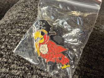 62569 - SDR Hidden Mickey Series 2017: Pirate Parrots - Red Pegleg Parrot - Shanghai Disney Resort alternate image