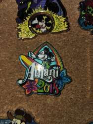 62617 - 2018 Dated Year Pins - Aulani Disney Resort - Mickey Mouse Surfing - Disney Licensed alternate image