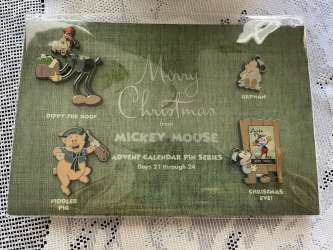 2003 Advent Calendar - Set #6 - Dippy the Goof, Orphan, Fiddler Pig, Christmas Eve - DSUS