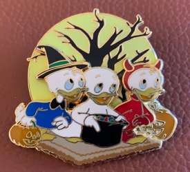 41268 - Halloween 2005 - Huey, Dewey & Louie Trick or Treating alternate image