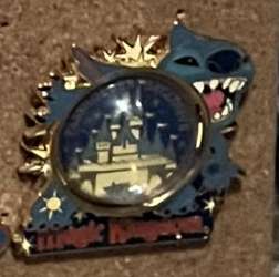 62956 - WDW Annual Passholder 2005: Park Snowglobes Collection - Magic Kingdom - Walt Disney World alternate image