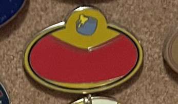What&#039;s My Name? Badges Mystery Collection - Winnie the Pooh - Winnie the Pooh Badge - MLT