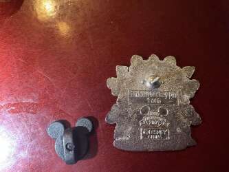 6326 - 2007 Hidden Mickey - Snowman - Snowman Mickey - Disneyland Resort alternate image