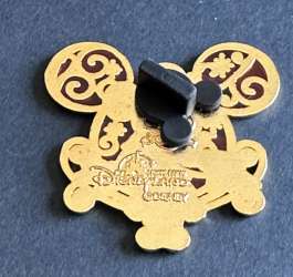 'Minnie Mouse - Minnie Mouse with crown and stained glass - HKDL'