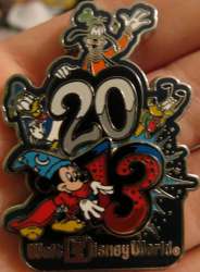 18370 - 2013 Dated Year Pins - Sorcerer Mickey and Friends 2013 - Walt Disney World alternate image