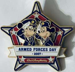 48467 - Armed Forces Day - WDW - Armed Forces Day 2007 - Mickey and Minnie - Walt Disney World alternate image