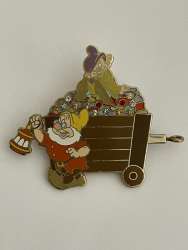 65792 - Gold Card Collection - Dwarfs Mine Cars - Doc and Dopey - Walt Disney World alternate image