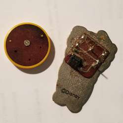 'Valentine's Day - Winnie-the-Pooh holding a light up heart - DLIC'