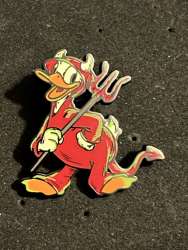 Amazon D100 Halloween Surprise Pack - Donald Duck as a devil - DLIC