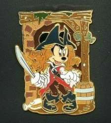 49397 - Mickey & Friends in Pirates of the Caribbean - Minnie Mouse as Elizabeth Swann alternate image